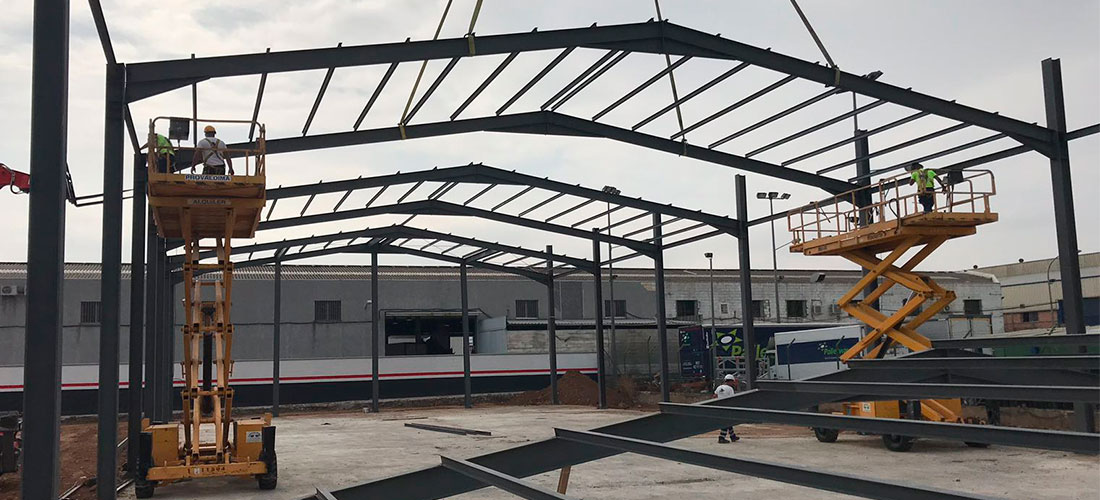 Construcción de naves industriales.